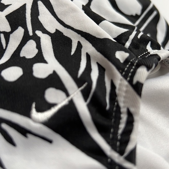 Nike Polyester Lycra spandex blend One Piece swimsuit Size 10 NWT U Back - Picture 11 of 12